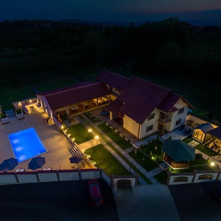 Pensiunea Adrian Novaci-Străini Buitenkant foto